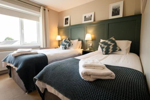 יוגאל Summerfield Lodge B&B מראה חיצוני תמונה
